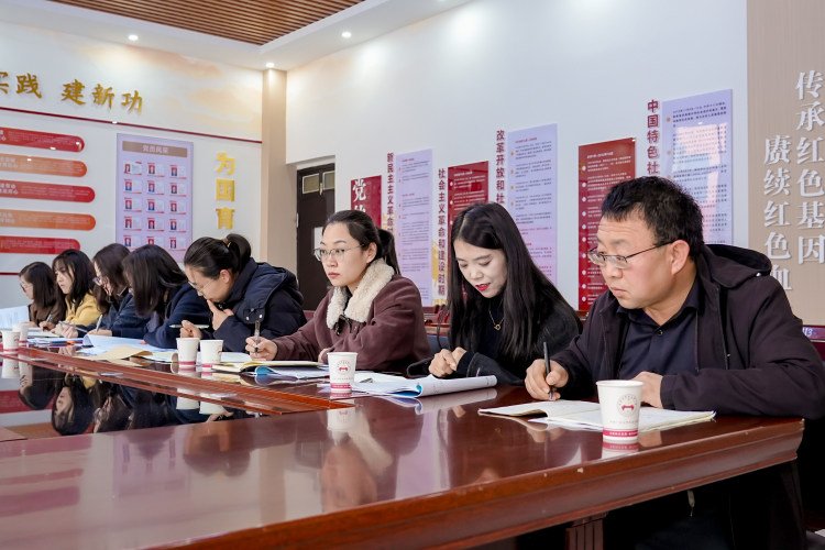 甘肃庆阳｜美丽园丁入校教研纪实，定制化校园跟拍 + 云摄影全流程落地