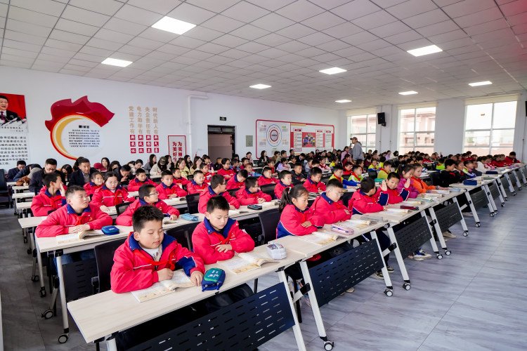 甘肃庆阳｜美丽园丁入校教研纪实，定制化校园跟拍 + 云摄影全流程落地