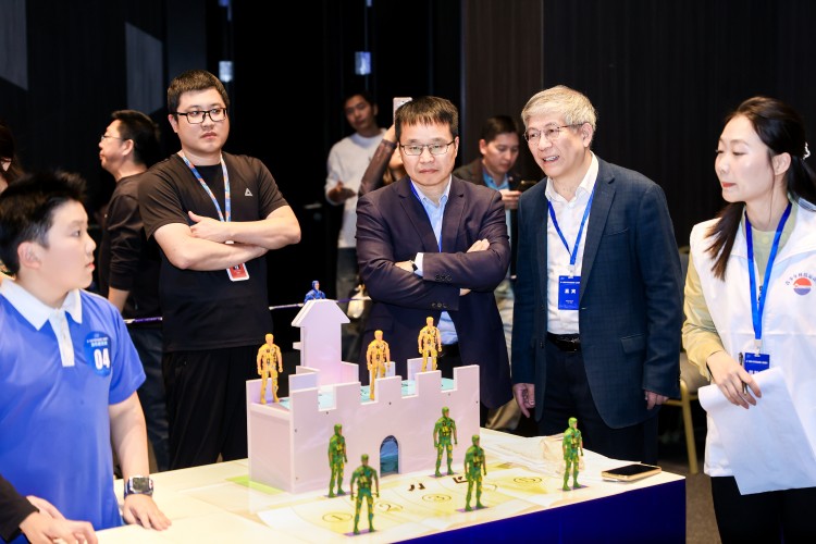 专业影像定格科创盛会｜一站式活动跟拍 + 云摄影全程护航青少年科技运动会