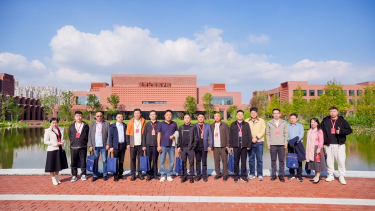 南通油商论坛纪实｜从室内峰会到户外大合影，定制化会务影像服务落地