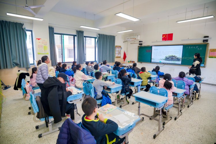 云相册浏览破 2.2 万｜全程纪实 “美丽园丁” 教育项目入校指导，专业活动跟拍落地教育研学纪实服务