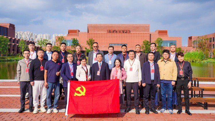 南通油商论坛纪实｜从室内峰会到户外大合影，定制化会务影像服务落地
