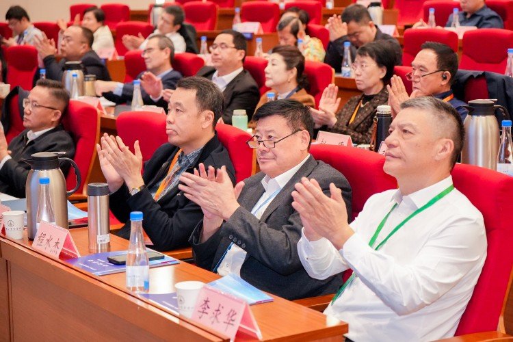 南通油商论坛纪实｜从室内峰会到户外大合影，定制化会务影像服务落地